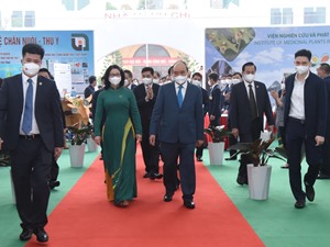 Chủ tịch nước Nguyễn Xuân Phúc dự lễ kỷ niệm ngày Nhà giáo Việt Nam tại Học viện Nông nghiệp Việt Nam